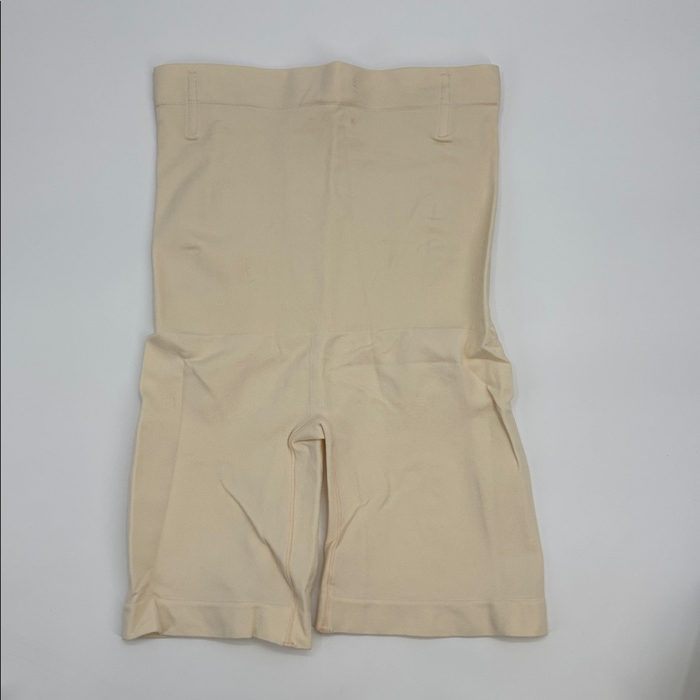 Shapermint Essentials All Day Every Day High-Waisted Shaper Shorts in Beige M/L - Picture 4 of 8